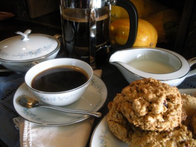 Fallnut Cookies with French Press Coffee Fallnut Cookies with French Press Coffee