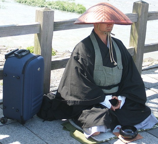 Travel Mistakes Japanese_buddhist_monk
