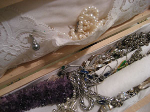 jewelry_mess