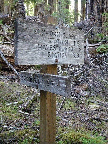 national-park-trail-signs finding your dream path