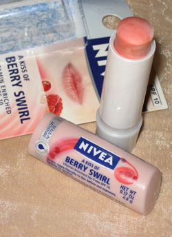 nivea-a-kiss-of-berry-swirl